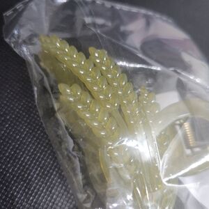 🦀$2 Wheat hair clip